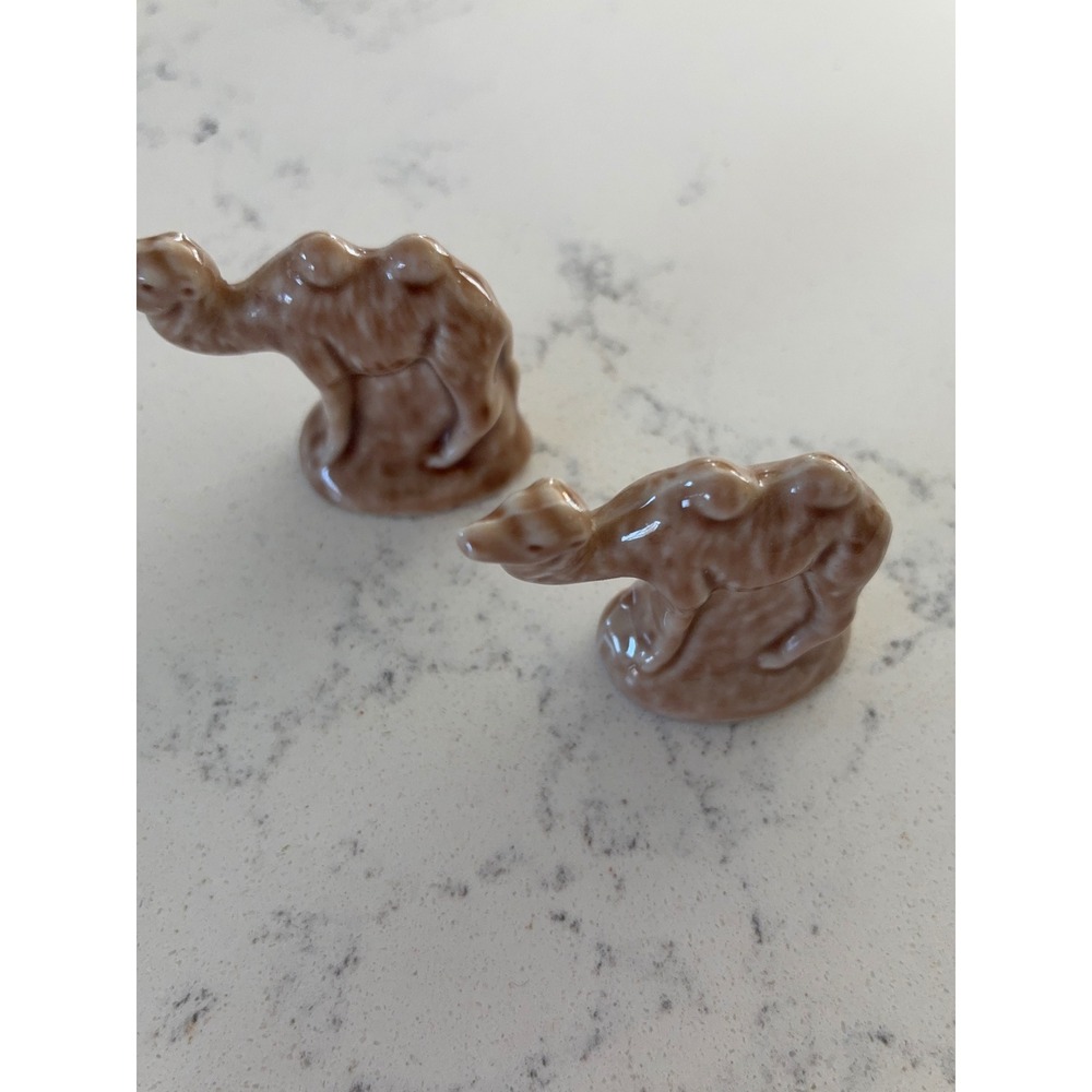Vtg Wade England Red Rose Tea Camel Figurines Set of 2 Brown Ceramic Whimsies